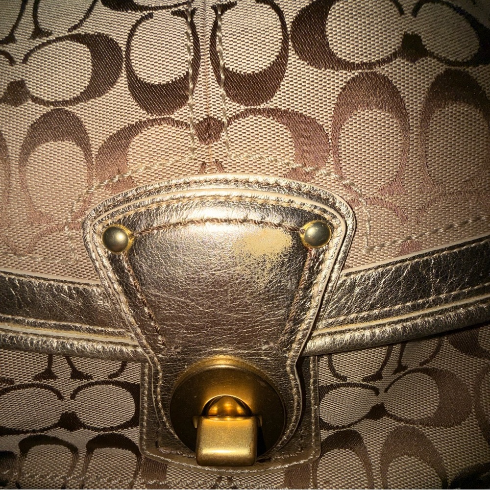 Vintage Coach Legacy Ali β¨ - Picture 2 of 8